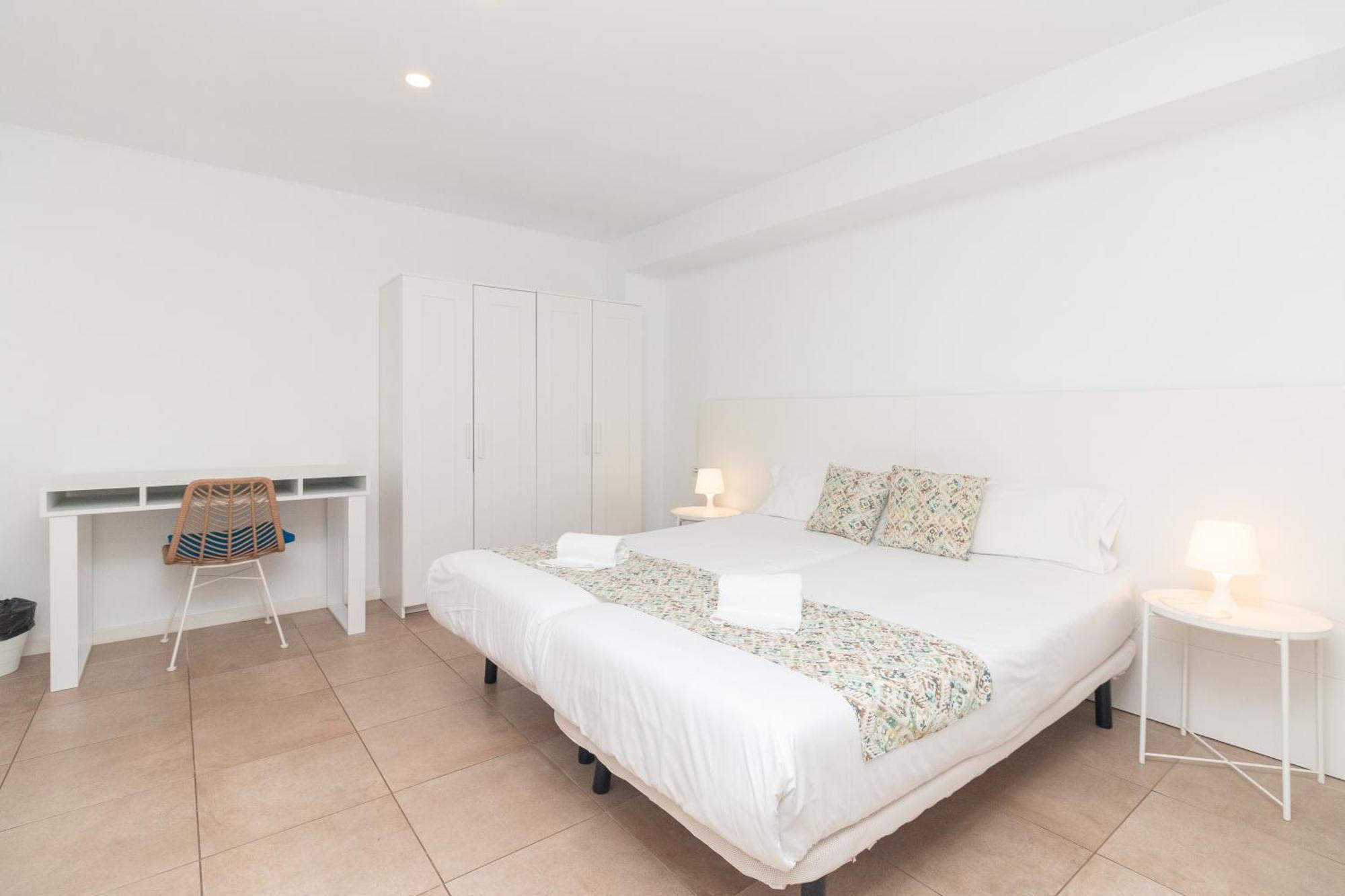 Bet Apartments - Abastos Валенсия Экстерьер фото