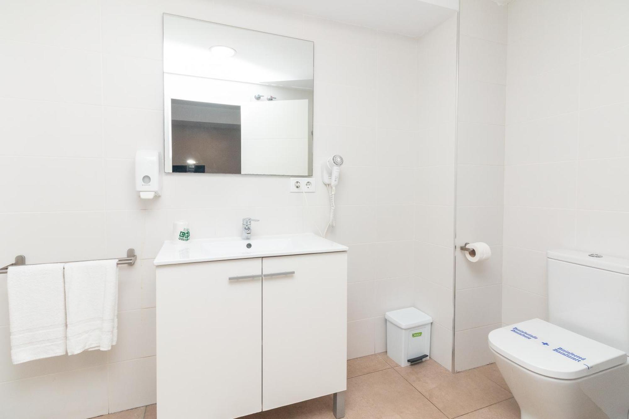 Bet Apartments - Abastos Валенсия Экстерьер фото