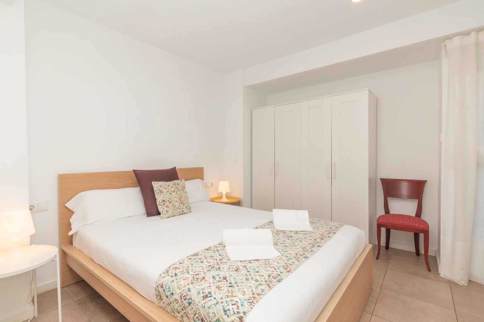 Bet Apartments - Abastos Валенсия Экстерьер фото