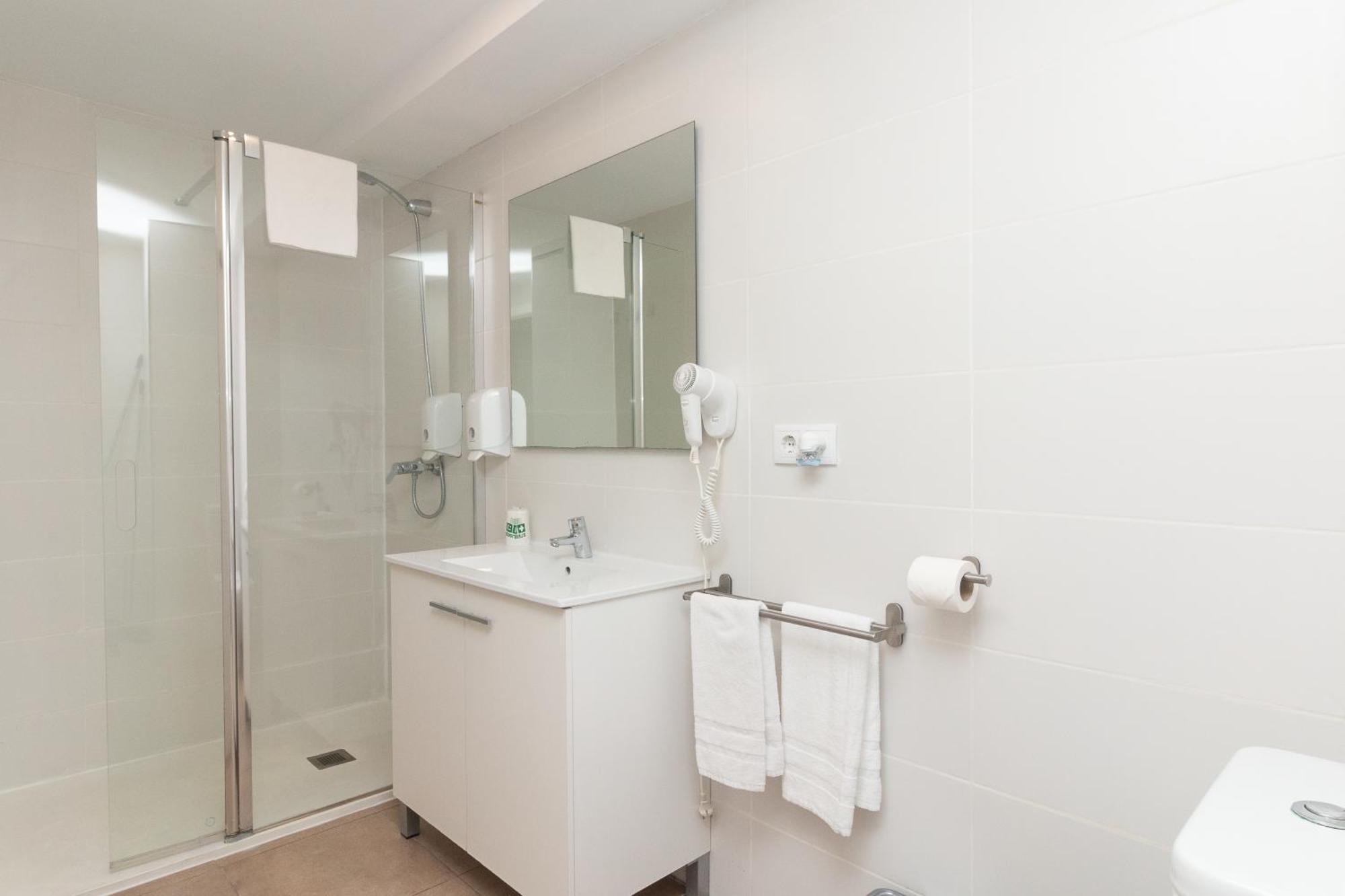 Bet Apartments - Abastos Валенсия Экстерьер фото
