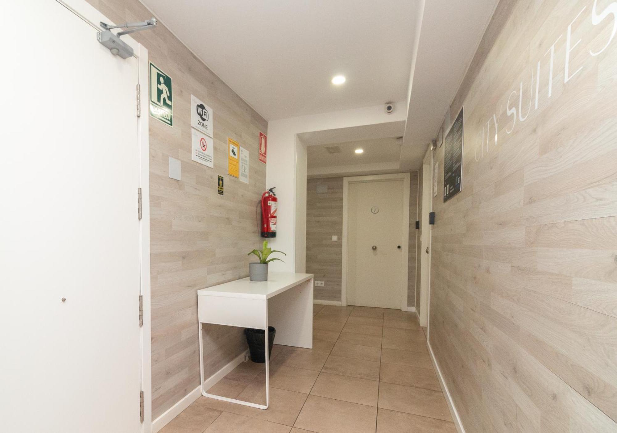 Bet Apartments - Abastos Валенсия Экстерьер фото