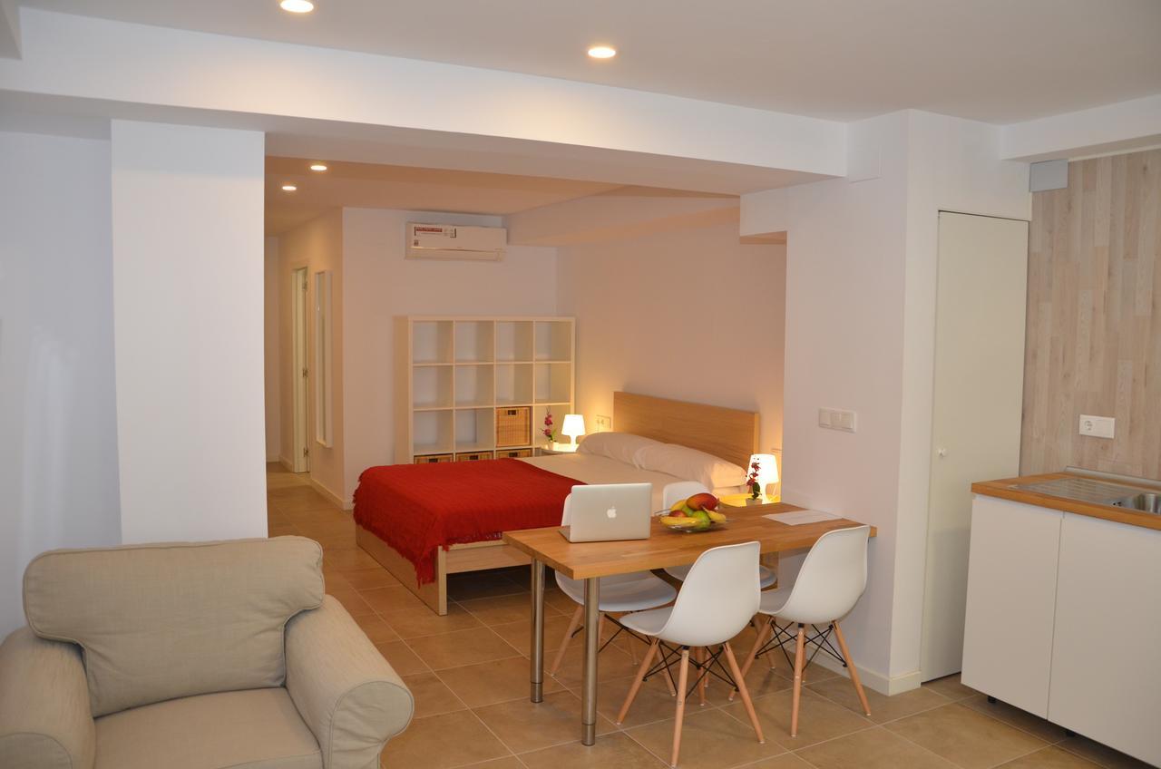Bet Apartments - Abastos Валенсия Экстерьер фото