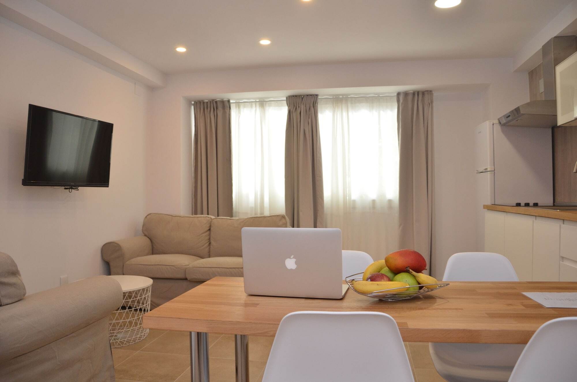 Bet Apartments - Abastos Валенсия Экстерьер фото